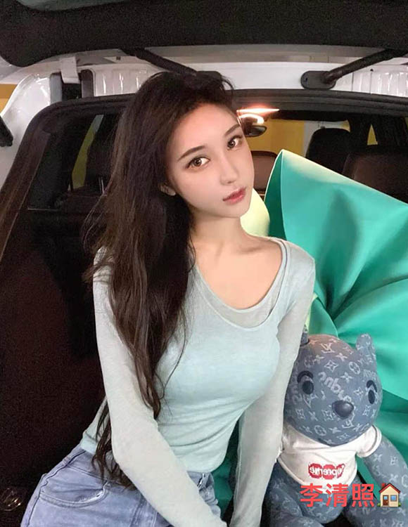 波士顿外围女大学生